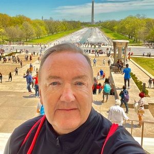 Meet your Posher, Lawrence